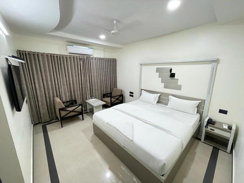 Sr Hotel Anakāpalle Exterior foto